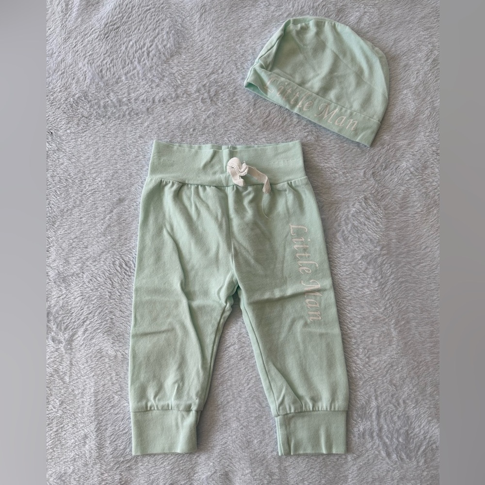 🔥3 for $10🔥 Little man pants with matching hat size 80 (6-9 months)